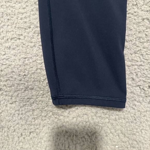 Lululemon Size 8 In Movement Crop Leggings Everlux Hi-Rise 23" Inseam True Navy - Picture 3 of 8